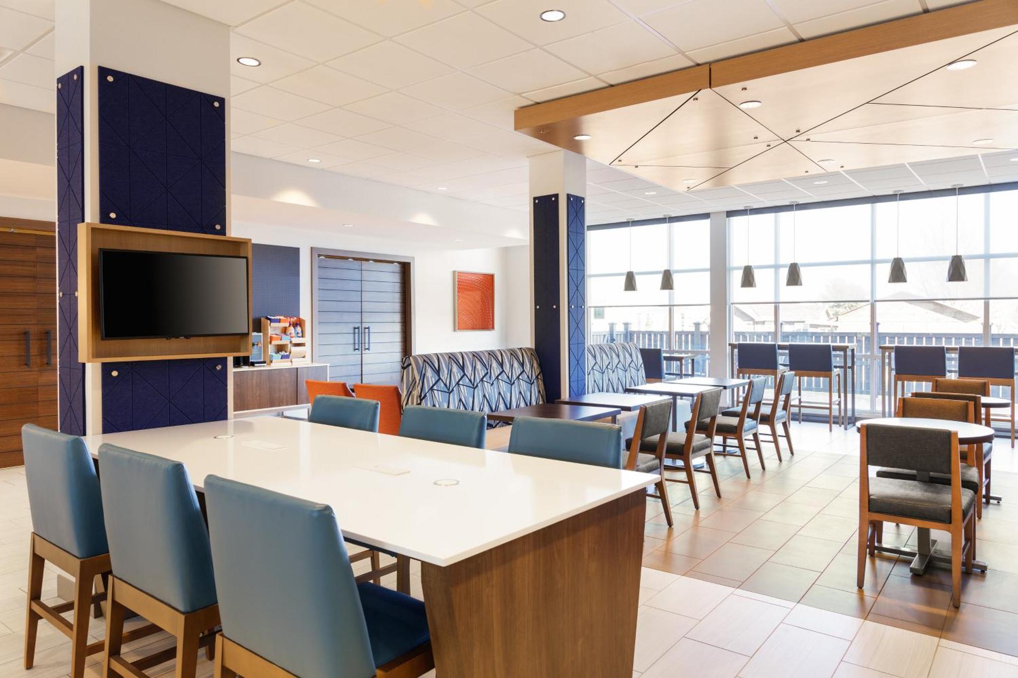 Hotel Express At The Stadiums By Ihg