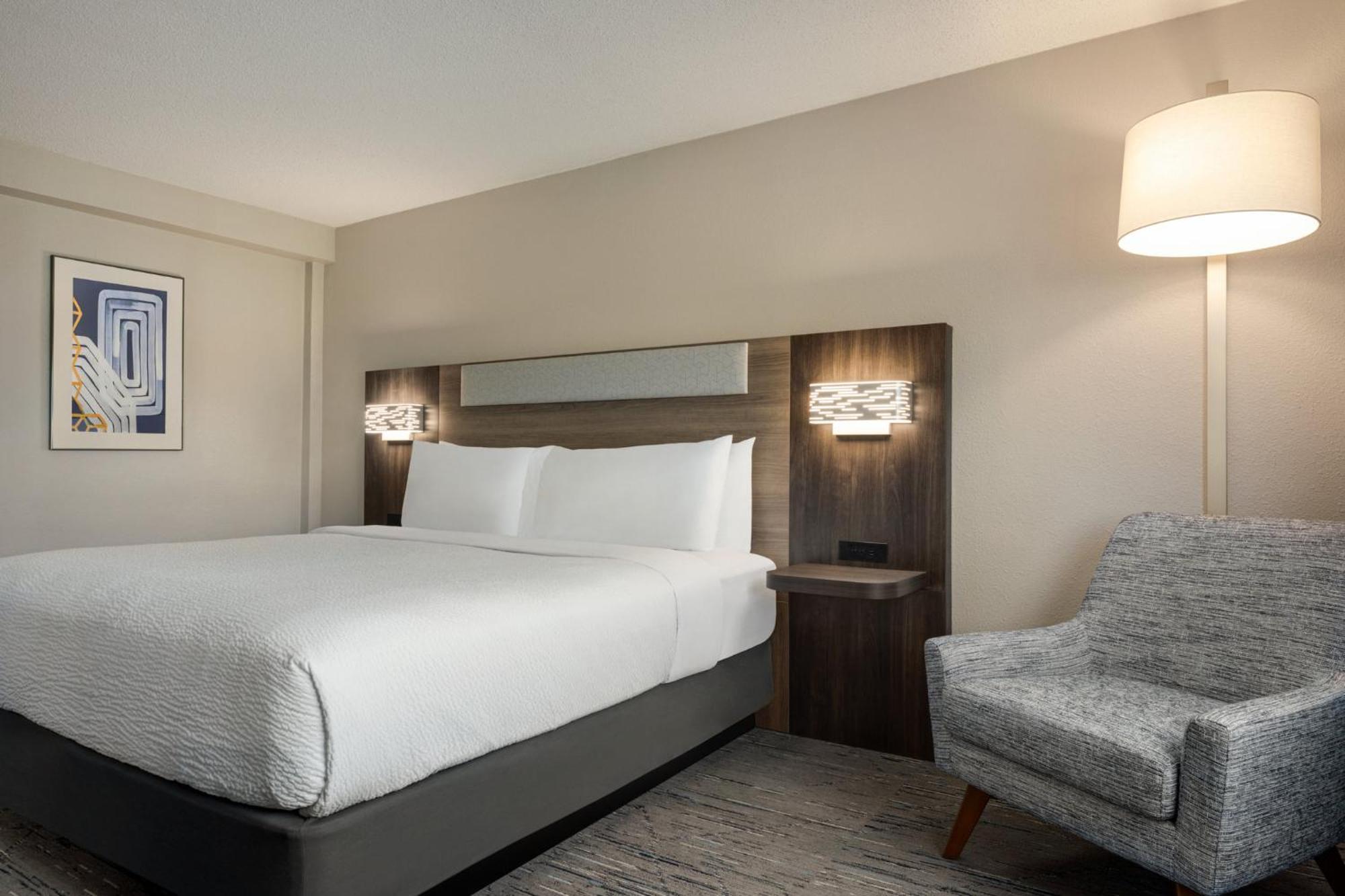Hotel Express At The Stadiums By Ihg