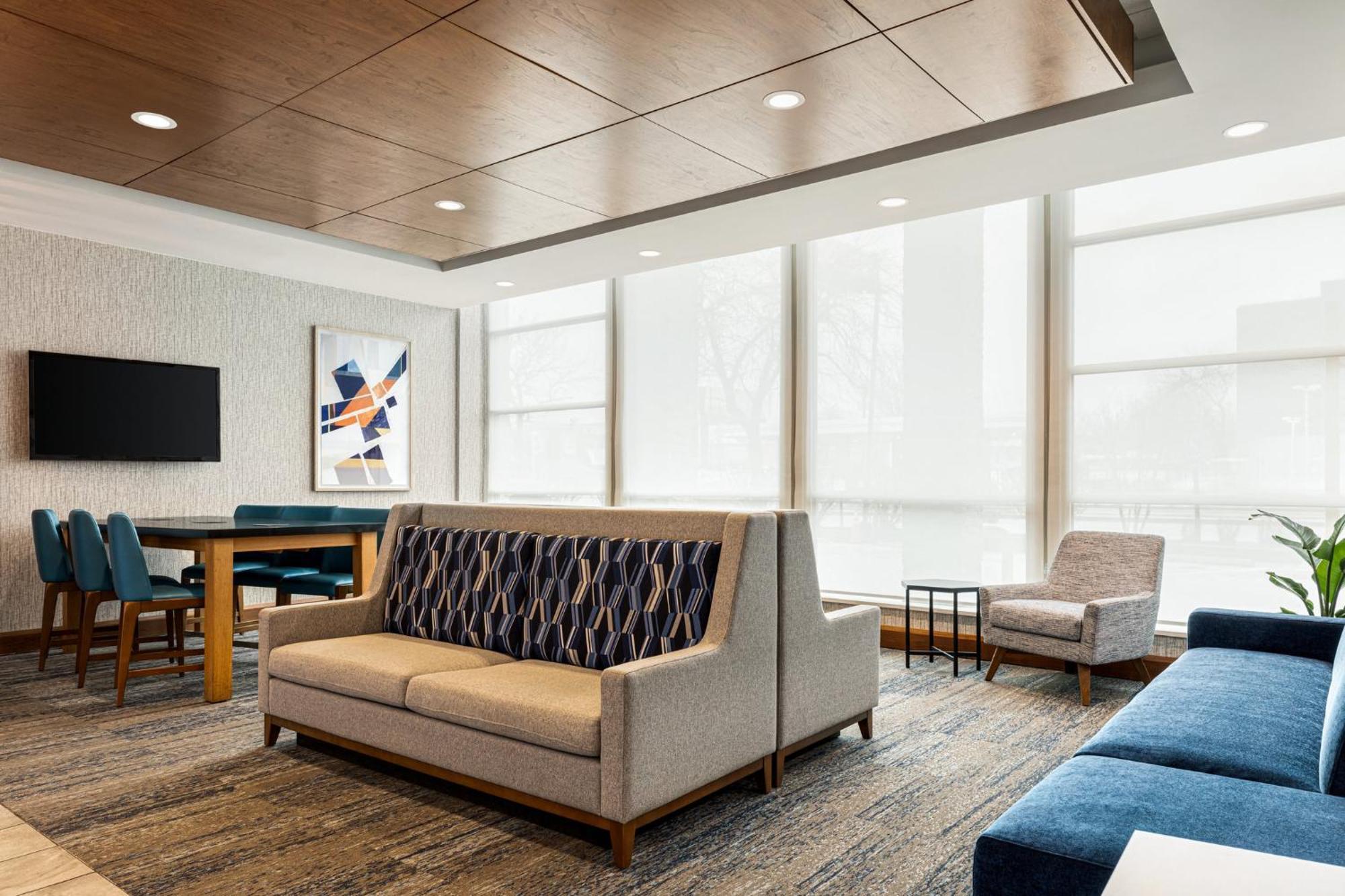 Hotel Express At The Stadiums By Ihg 3*